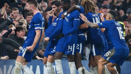  特里皮尔精准任意球绝杀伯恩茅斯  