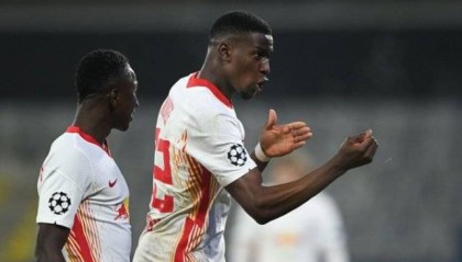  法甲黑马昂热五轮不败，冲击欧战席位势头强劲  