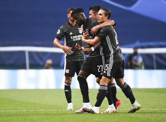 8, 洛里昂年轻门将连续扑点创纪录  