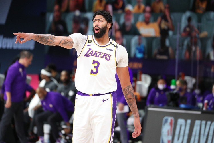  浓眉哥攻防一体湖人主场力擒勇士迎关键卡位战